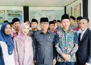 Menteri PDTT & Istri Kunjungi Kantor Desa Gunung Megang