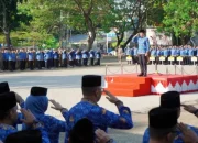 Bupati Lampung Selatan, Radityo Egi Pratama (Egi), memimpin langsung upacara bulanan di lingkungan Pemerintah Kabupaten (Pemkab) Lampung Selatan.