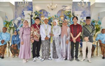 Wilson Lalengke Beri Ucapan Selamat kepada Pengantin Baru Danang dan Velya di Blitar