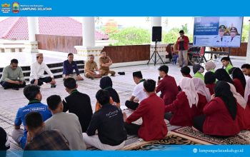 Duduk Lesehan Bahas 7 Tuntutan Mahasiswa: Egi: Kritik Boleh, Demokrasi Harus Dewasa