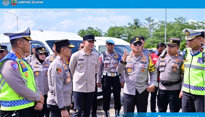 Bupati Egi Dampingi Wakapolri Dedi Prasetyo Tinjau Arus Mudik Bakauheni, Pastikan Pemudik Aman dan Nyaman