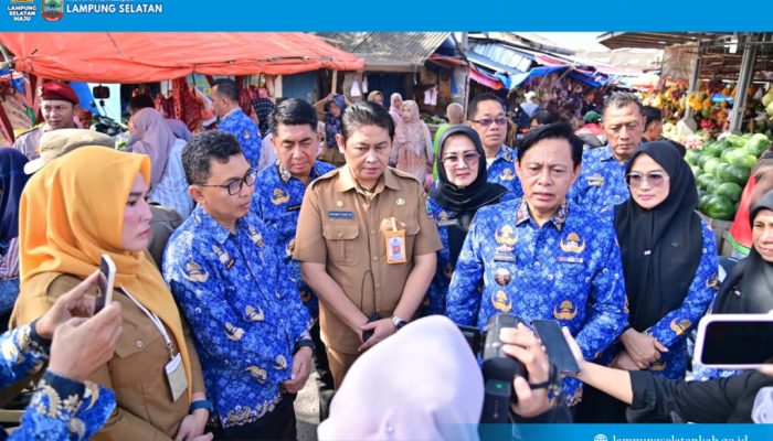 Cek Langsung ke Pasar, Sekda Supriyanto Pastikan Harga Sembako di Lampung Selatan Masih Terkendali