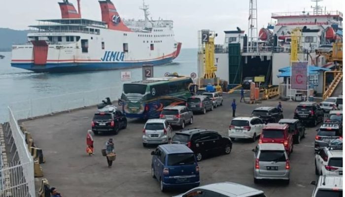 Penyeberangan Merak–Bakauheni H-4 Lebaran Mulai Ramai, Trip Kapal Capai 127