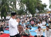 Bupati Hamartoni Ahadis Bersama Ribuan Warga Kotabumi Tunaikan Salat Id 1447 H di Stadion Sukung