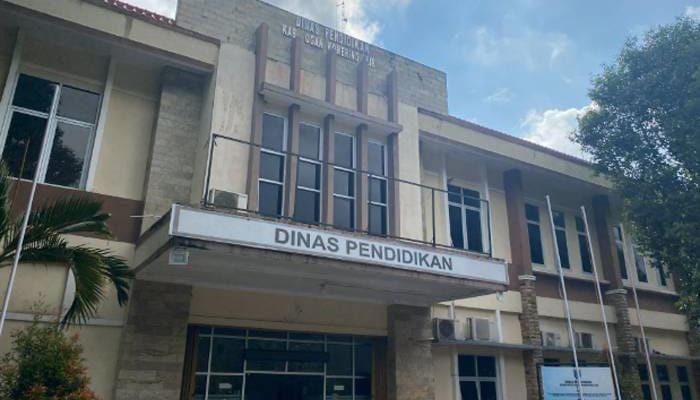 DUGAAN KORUPSI OKNUM SEKRETARIS DISDIK OKI, MASYARAKAT DESAK APH SEGERA TURUN TANGAN