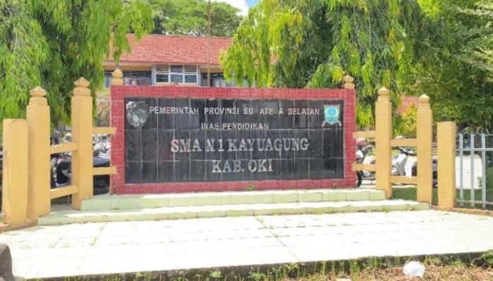 Permasalahan Pendidikan OKI Parah: Pungli Rohis-OSIS Berjalan, Plafon Rusak, Disdik Sumsel Diduga Terima Suap dan APH Tutup Mata?