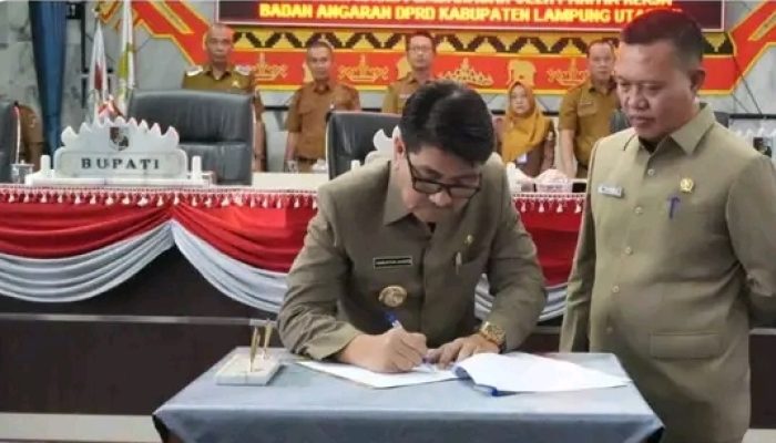 Bahas Perubahan APBD 2026 dan KUA-PPAS 2027, Bupati Hamartoni Hadiri Dua Agenda Rapat Paripurna DPRD